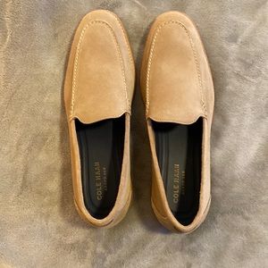 Cole Haan Mens Feathercraft Grand Venetian Suede Loafers